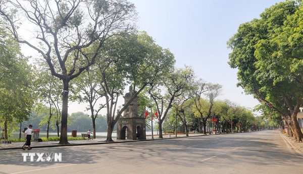 Hà Nội có sương mù, nắng ấm về trưa chiều