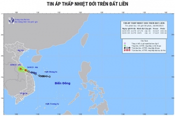 Áp thấp nhiệt đới đổ bộ vào các tỉnh Quảng Trị - Thừa Thiên Huế, miền Trung mưa lớn