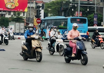 Hà Nội ngày nắng nóng, có nơi trên 36 độ C