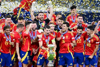 Đánh bại Anh, đội tuyển Tây Ban Nha lần thứ 4 lên ngôi vô địch EURO