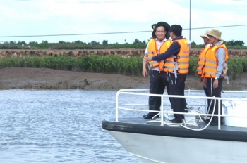 Phó Thủ tướng Trần Lưu Quang làm việc với Bạc Liêu và Cà Mau về tình hình sạt lở