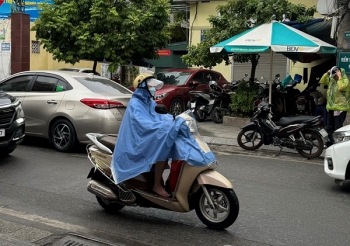 Hà Nội sáng có lúc có mưa rào, trưa chiều trời nắng