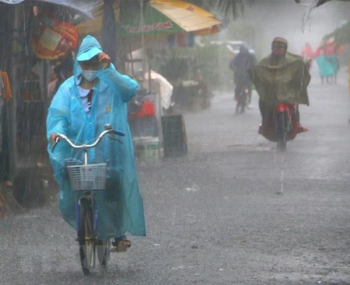 Mưa lớn bao trùm miền Bắc, lũ trên các sông lên cao