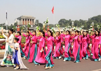 Carnaval áo dài 