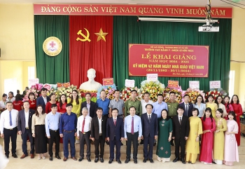 Trường Cao đẳng Y Dược Lê Hữu Trác long trọng tổ chức Lễ Khai giảng năm học 2024 - 2025 và Kỷ niệm 42 năm Ngày Nhà giáo Việt Nam