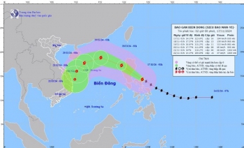 Siêu bão Man-yi giật trên cấp 17, tiến gần Biển Đông