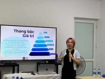 Khám phá nội tâm: Cuộc trò chuyện của nữ trí thức Việt Nam về hành trình sống ý nghĩa.
