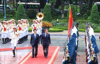 Chủ tịch nước Lương Cường chủ trì lễ đón Tổng thống Cộng hòa Pháp
