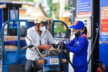 Chiều 28/8, giá xăng dầu đồng loạt tăng