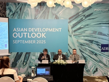 ADB nâng dự báo tăng trưởng Việt Nam