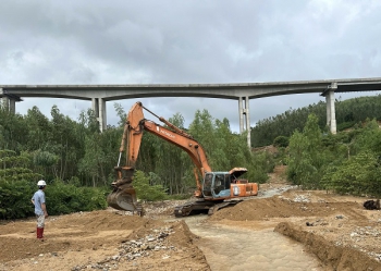 Khẩn trương thông tuyến giao thông huyết mạch, chủ động ứng phó bão số 15