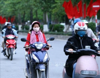 Bắc Bộ trời se lạnh, Nam Bộ có mưa to