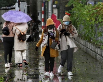 Bắc Bộ có mưa nhỏ vài nơi, Nam Bộ trời nắng mạnh