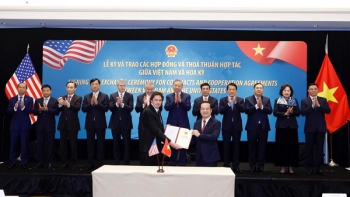 Bộ KH&CN trao Giấy phép cung cấp dịch vụ viễn thông vệ tinh cho Starlink