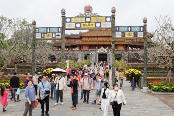 Du lịch Huế bùng nổ dịp Tết, doanh thu vượt 1.100 tỉ đồng