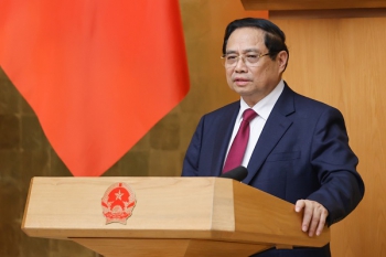 Thủ tướng: Xây dựng luật phải phân cấp, phân quyền tối đa và cắt giảm mọi thủ tục rườm rà