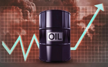 Căng thẳng Trung Đông thổi bùng 'cơn sốt' giá dầu