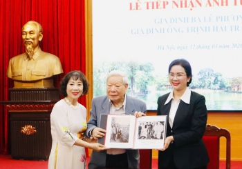 Khu Di tích Phủ Chủ tịch tiếp nhận tư liệu về Chủ tịch Hồ Chí Minh