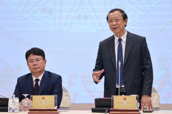Dùng chung một bộ sách giáo khoa nhưng không giới hạn học liệu