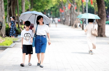 Nắng gia tăng trên diện rộng, cảnh báo mưa giông chiều tối