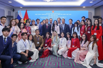 Thủ tướng Lê Minh Hưng: Mỗi người Việt Nam ở nước ngoài phải là một đại sứ của dân tộc