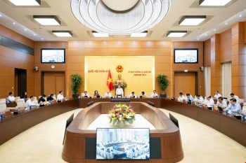 Khai mạc Phiên họp thứ tư của Ủy ban Thường vụ Quốc hội