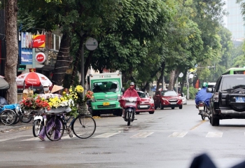 Bắc Bộ có nơi mưa rất to, cảnh báo lốc sét và gió giật mạnh