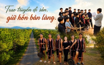 Trao truyền di sản, giữ hồn bản làng