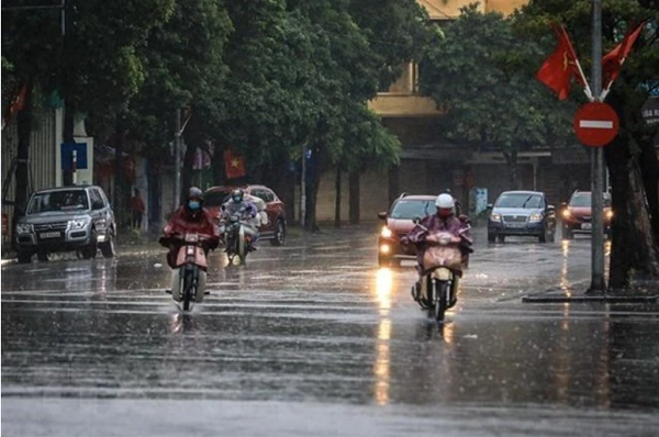 Miền Trung mưa lớn kéo dài, miền Bắc ngày nắng