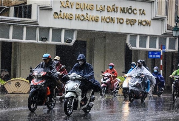 Bắc Bộ mưa dông diện rộng, Nam Bộ tiếp tục nắng nóng