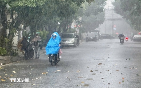 Miền Bắc tiếp tục có mưa rào và dông trước khi bước vào nắng kéo dài