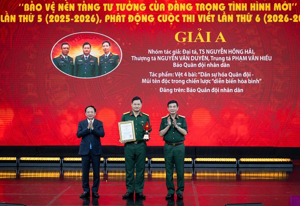 Trao giải Cuộc thi viết 'Bảo vệ nền tảng tư tưởng của Đảng trong tình hình mới' lần thứ 5